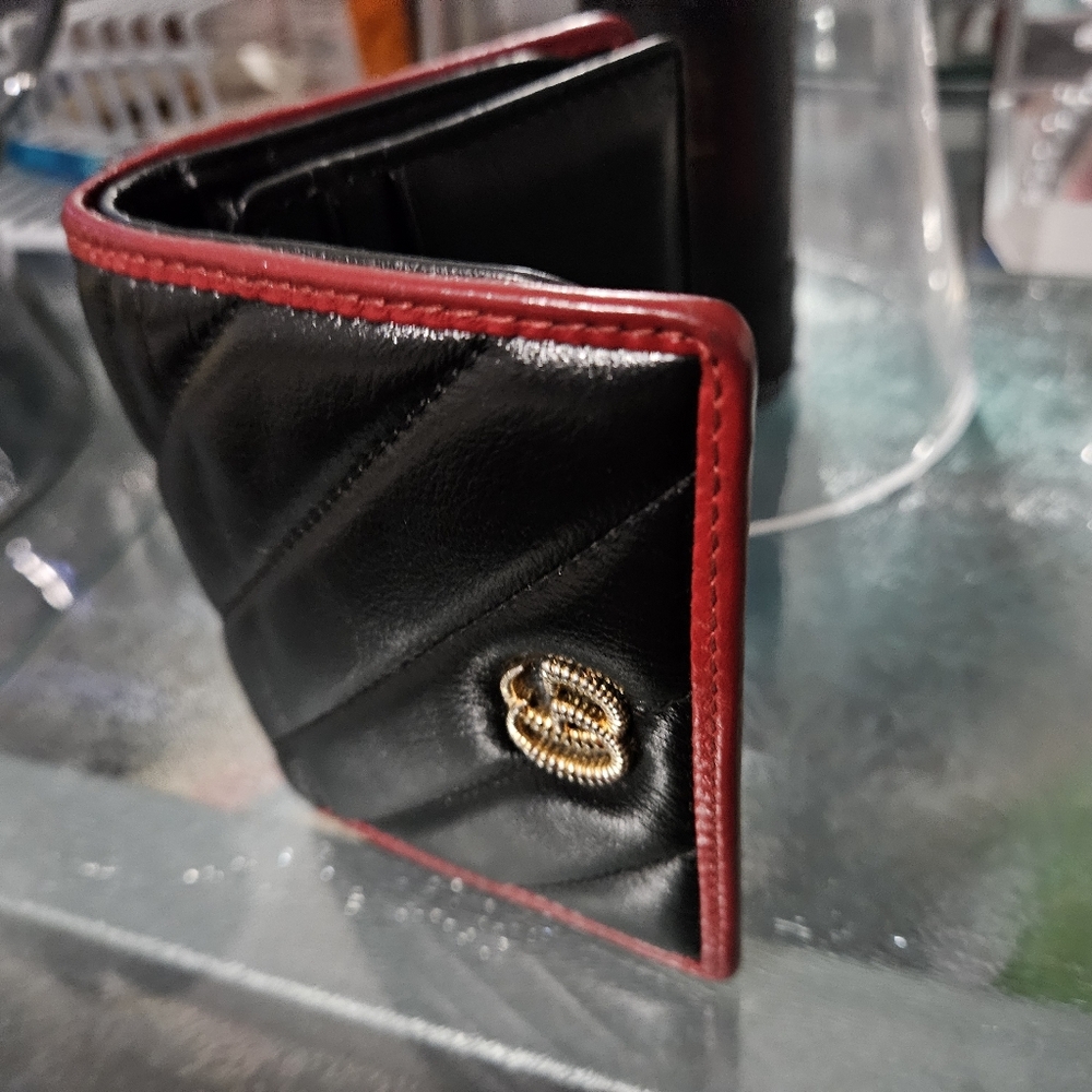 Gucci Quilted Black Wallet with Red Accents - Picture 14 of 16